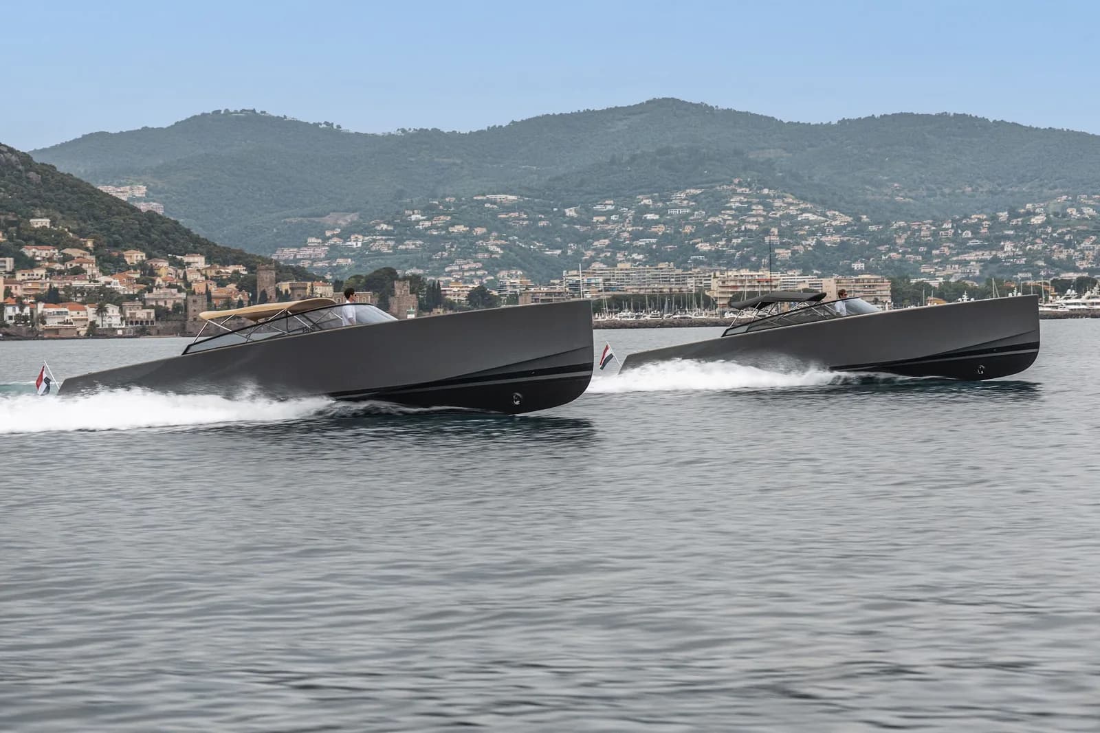 VANDUTCH 40 CANNES – Yacht 11.89 m – Image n°1