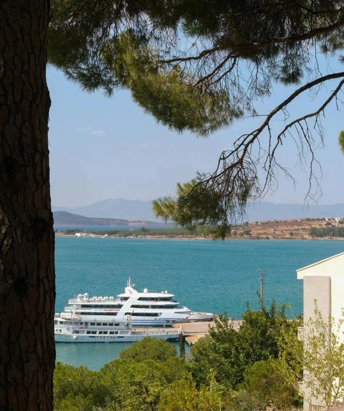 Luxury yacht charter in Greece