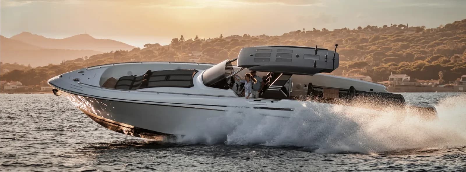 CANADOS GLADIATOR 493 – Yacht 15 m – Image n°1
