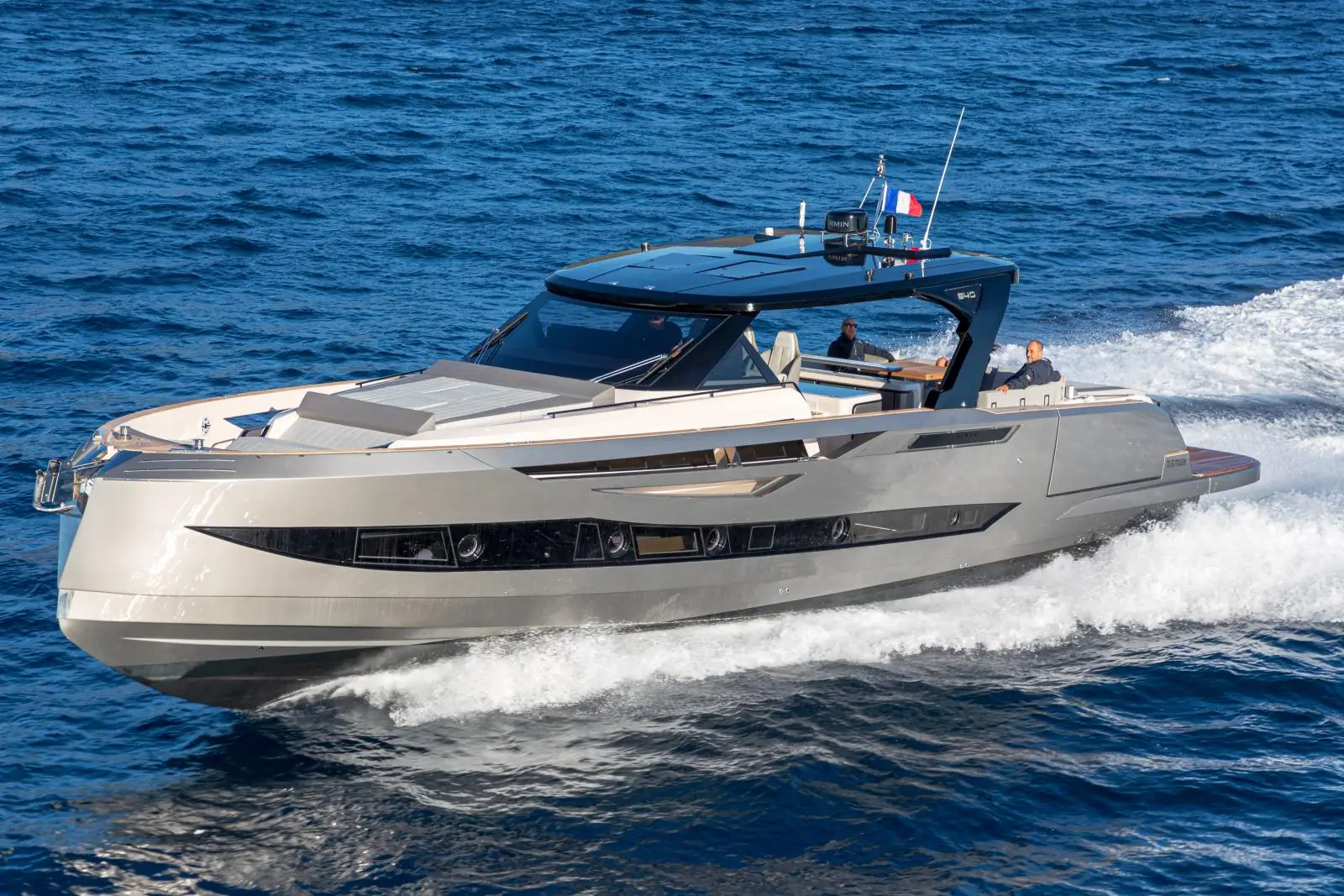 CAYMAN YACHTS 540 WA – Yacht 17.16 m – Image n°1