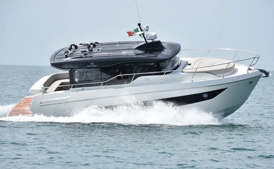 CRANCHI T 36 – Yacht 12.19 m – Image n°1